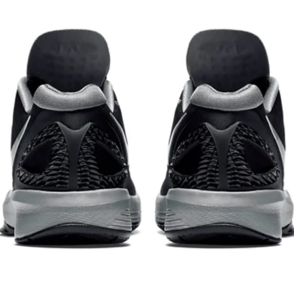 Women’s~ Nike Volley Zoom Hyperspike Flywire Sneakers ~Black w/ Metallic. Size 6 - Picture 5 of 6